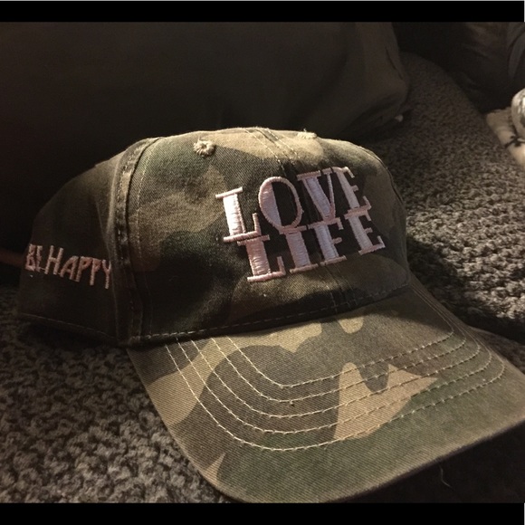 Embroidered hat - Picture 2 of 2